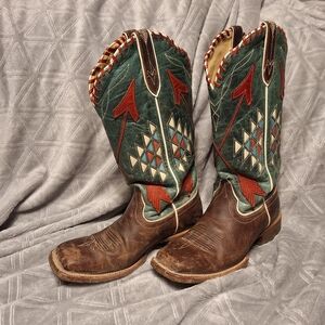 9B Ariat Arroyo Cowboy Boots With Arrow Design
